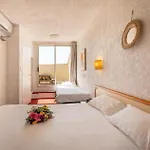 洛基撕赫拉克里酒店 3* 圣吉尔