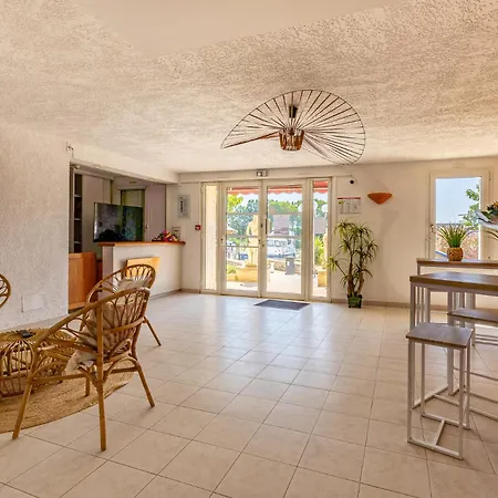 Logis Heraclee Hotel 3*