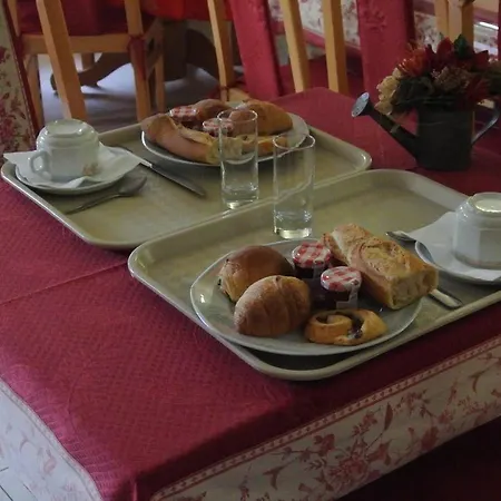 Hotel Logis Heraclee Saint-Gilles (Gard)