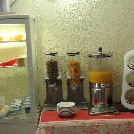 Hotel Logis Heraclee Saint-Gilles (Gard)