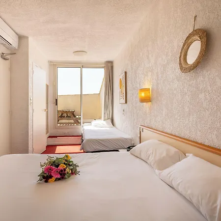 Logis Heraclee Отель 3*