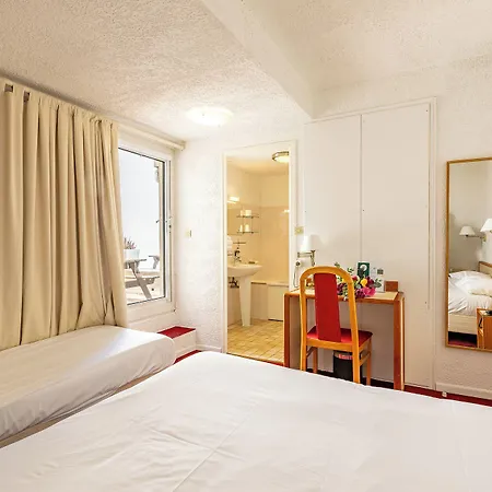 Отель Logis Heraclee 3*