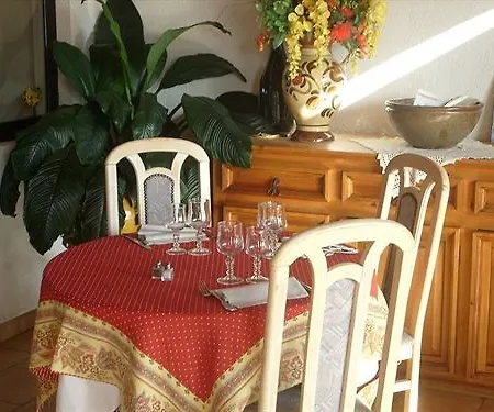 Logis Heraclee Otel Saint-Gilles (Gard)